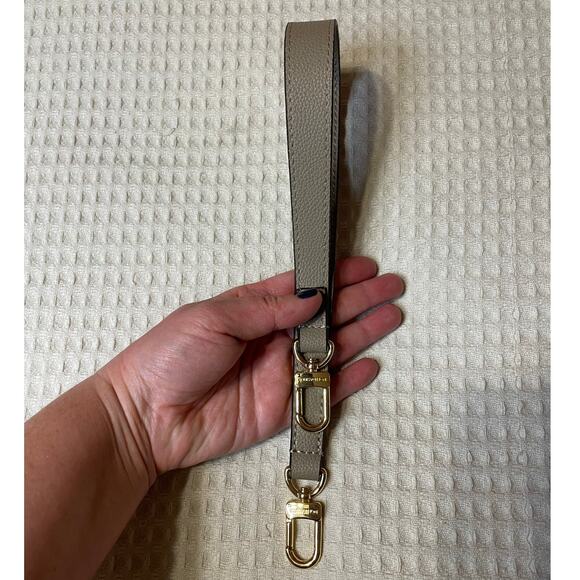 Louis Vuitton Beige/ Dune Short Bag Strap W/ Gold Clasp 21 Inch - Picture 3 of 11